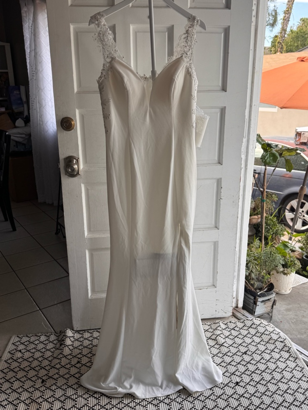 Wedding dress
Dancing Queen Ivory Lace-Shoulder